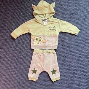 NWOT - Star Wars Green Baby Yoda Hoodie Set